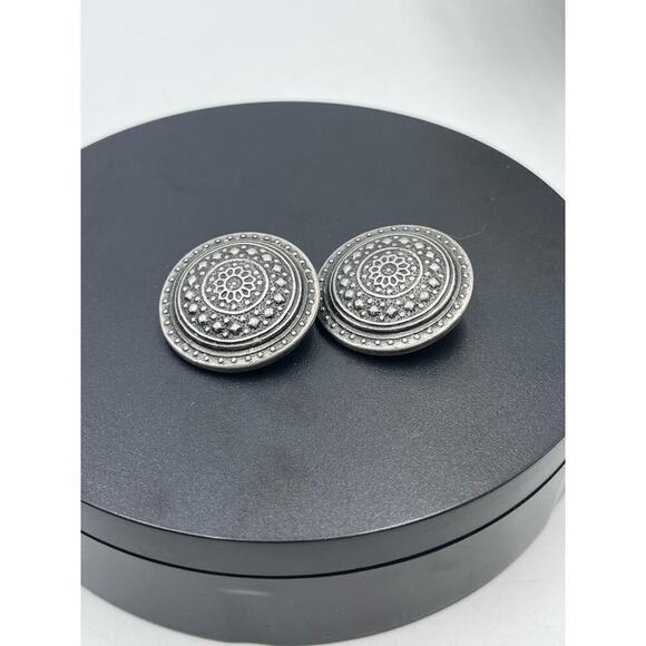 Ben Amun Vintage Silver Tone Textured Dome Round Clip On Earrings - Picture 6 of 11